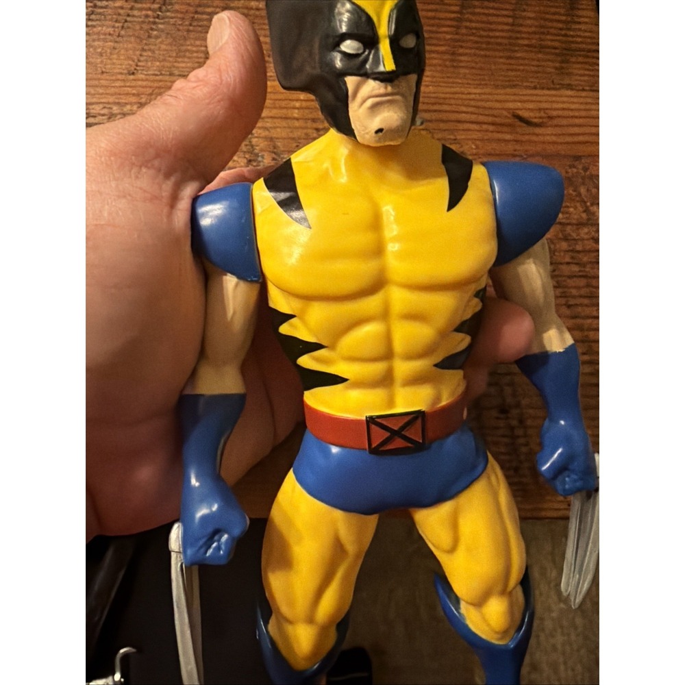 Wolverine Hasbro Marvel Hero Series X-Men 2021 10 " Action Figure - Picture 2 of 9